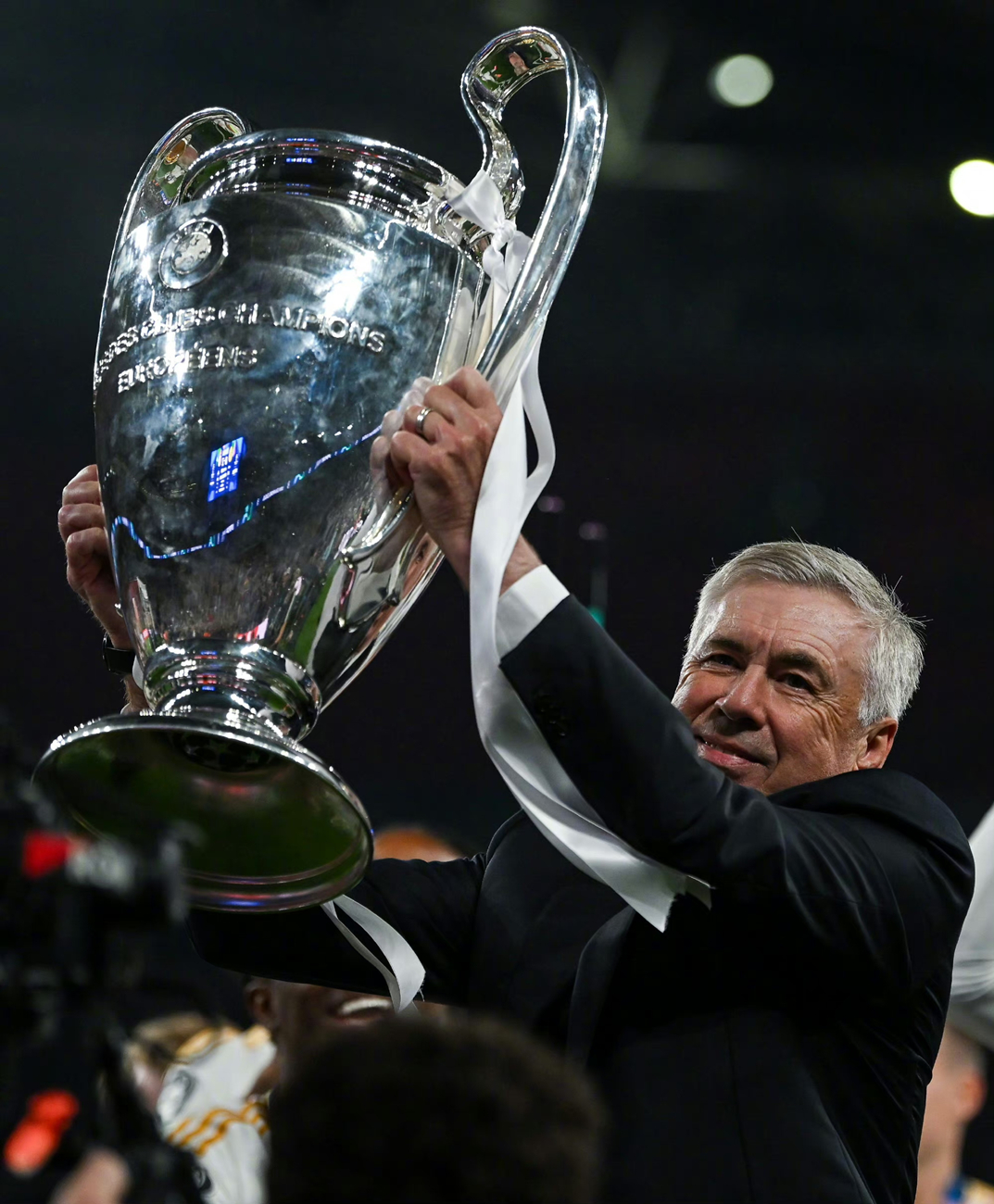 od体育官网入口-解析：皇马失利后复苏，欧冠冠军宝座仍有望夺得的简单介绍