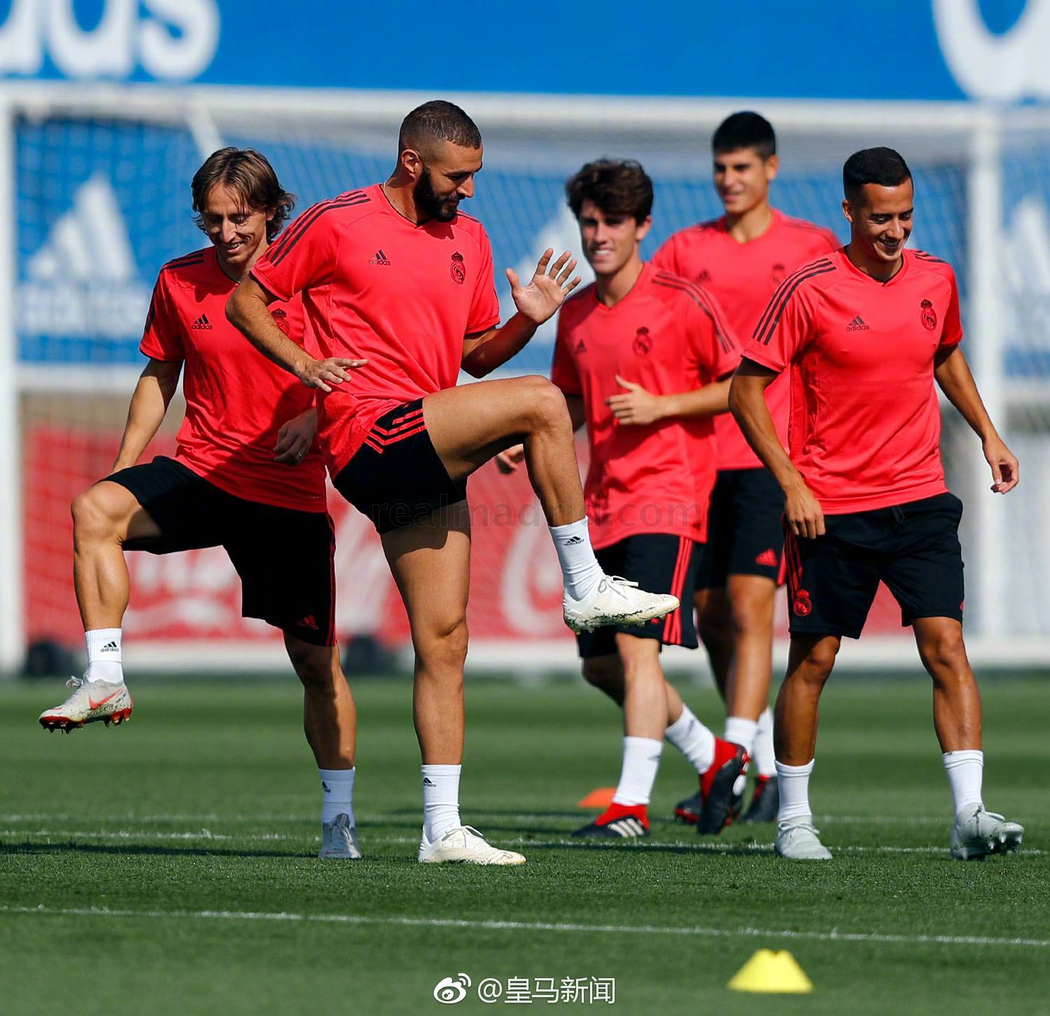 包含罗马备战尤文,全队士气高昂的词条